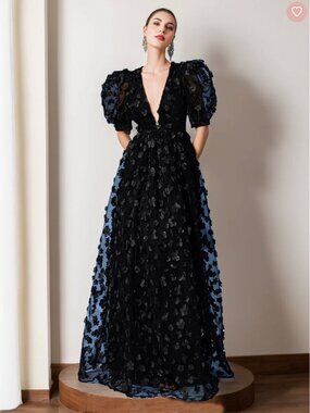 MONDRESSY A-Line/Princess V-Neck Half Sleeves Chiffon with Floral Embroidery